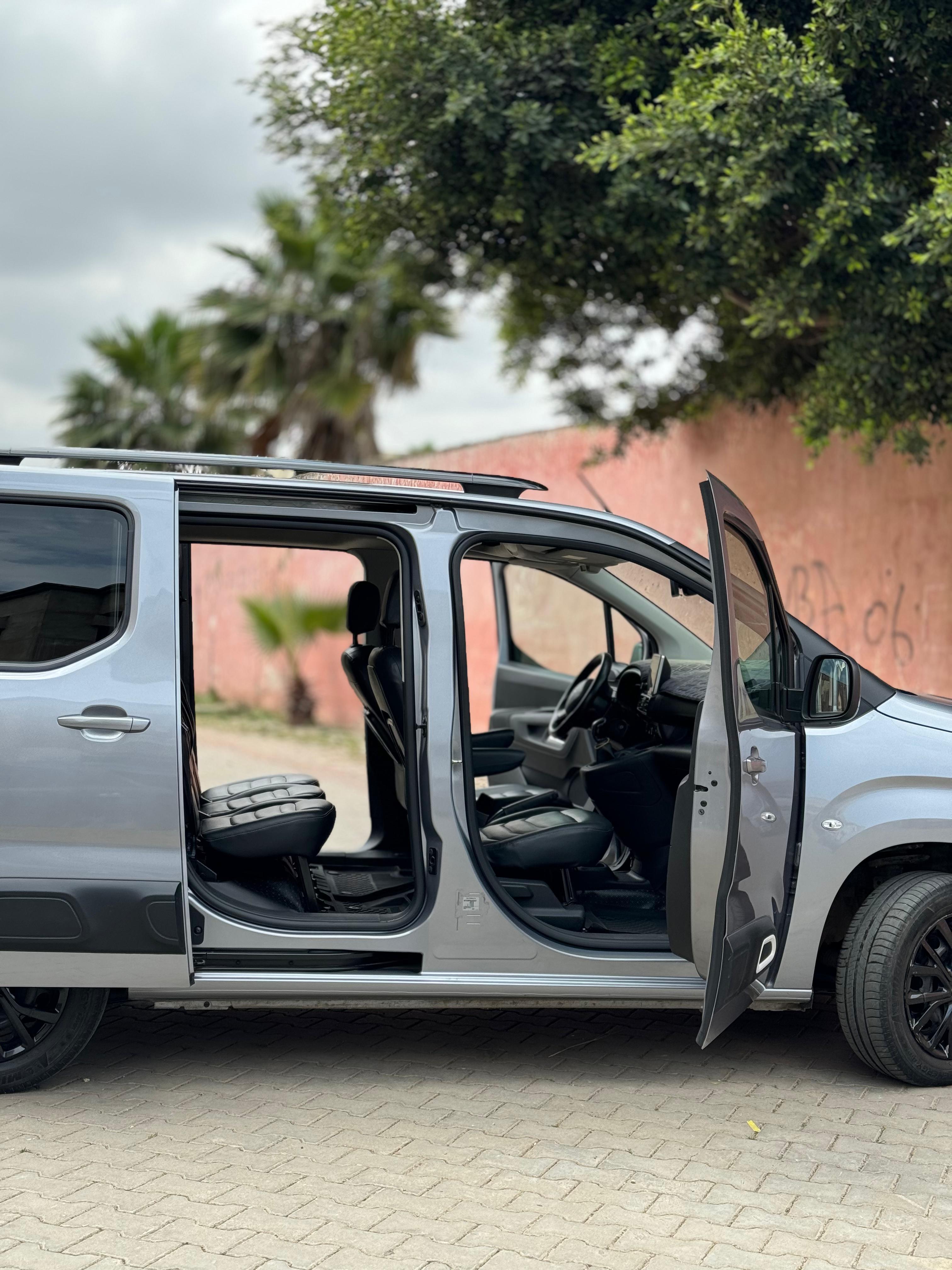 Lazrak auto Citroen berlingo 2023 